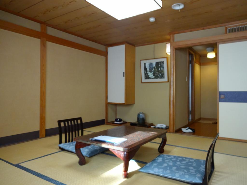 Jizokan Matsuya Ryokan Наґано Номер фото