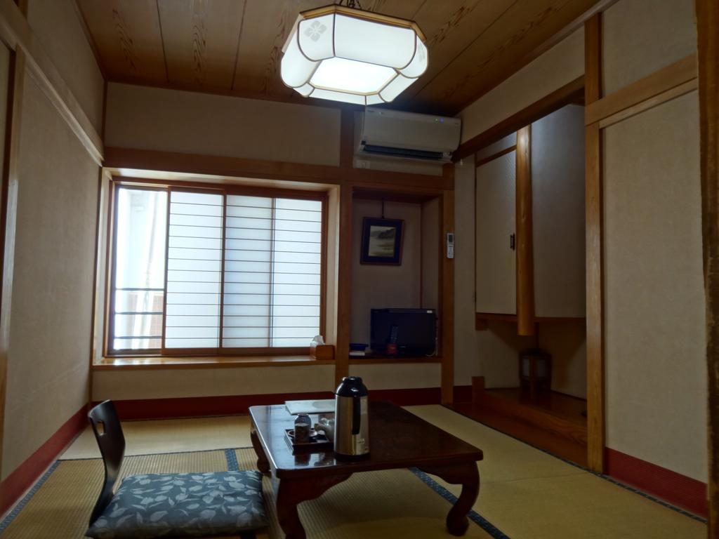 Jizokan Matsuya Ryokan Наґано Номер фото