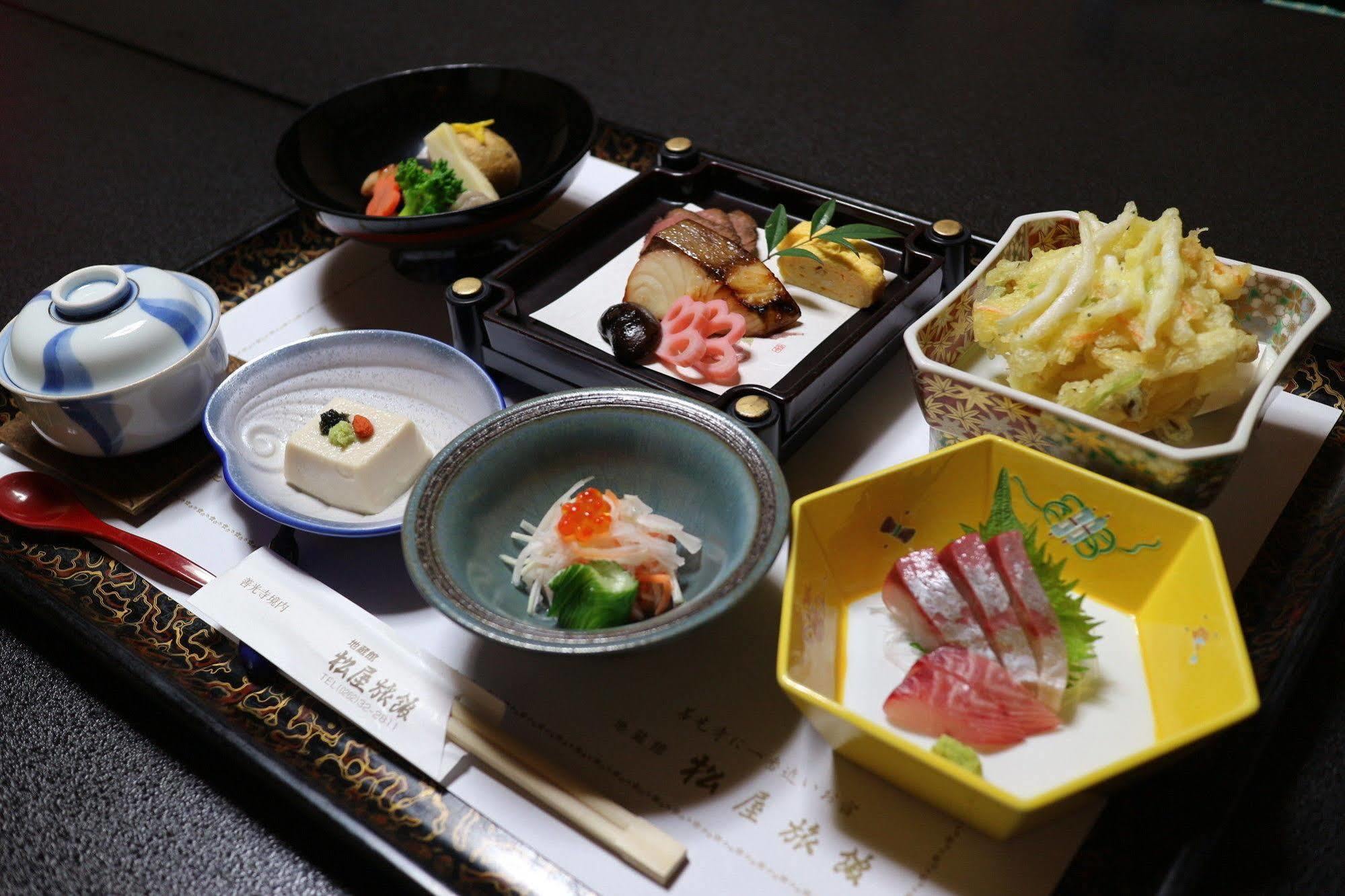 Jizokan Matsuya Ryokan Наґано Екстер'єр фото